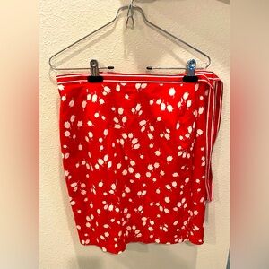 Liz Claiborne wrap mini skirt, red/ white tulip print fabric